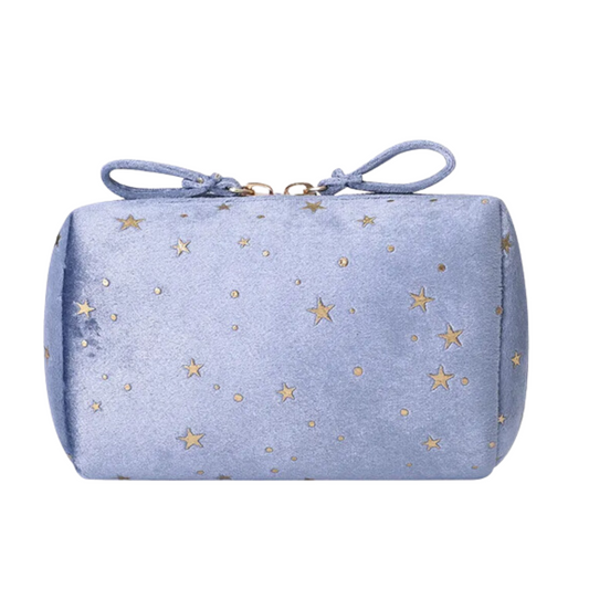 The Starlight Makeup Bag is out-of-this-world! Its golden star pattern and convenient size make it the ideal accessory to glamorously and discreetly keep your personal and beauty must-haves at arm's reach. 