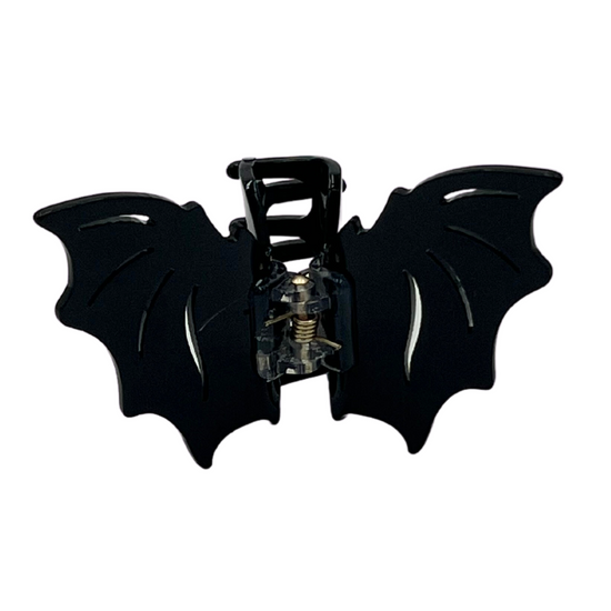 Transform your hair from normal to spook-tacular with our Gone Batty Hair Claw. Be sure to scare up those fabulous hair days with this hair accessory! 